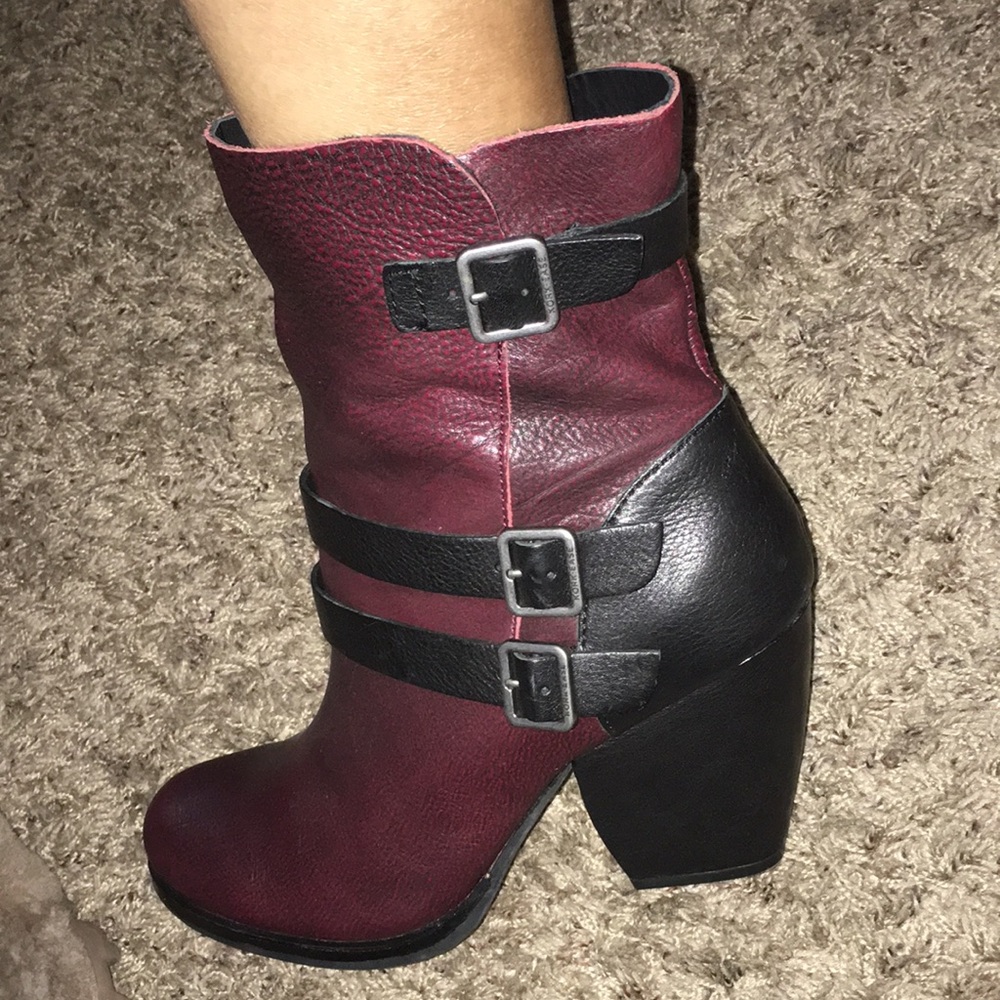 KORK EASE Burgundy and Black Buckle REAL GENUINE LEATHER Ankle Boot SIZE 9.5
